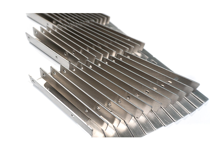 Ez Louver bracket for fences and enclosures